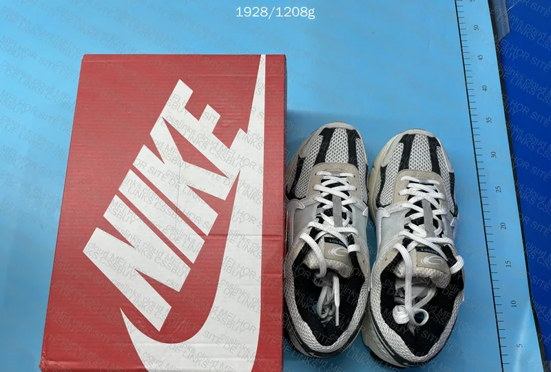 Nike AirZoom Vomero 5 8
