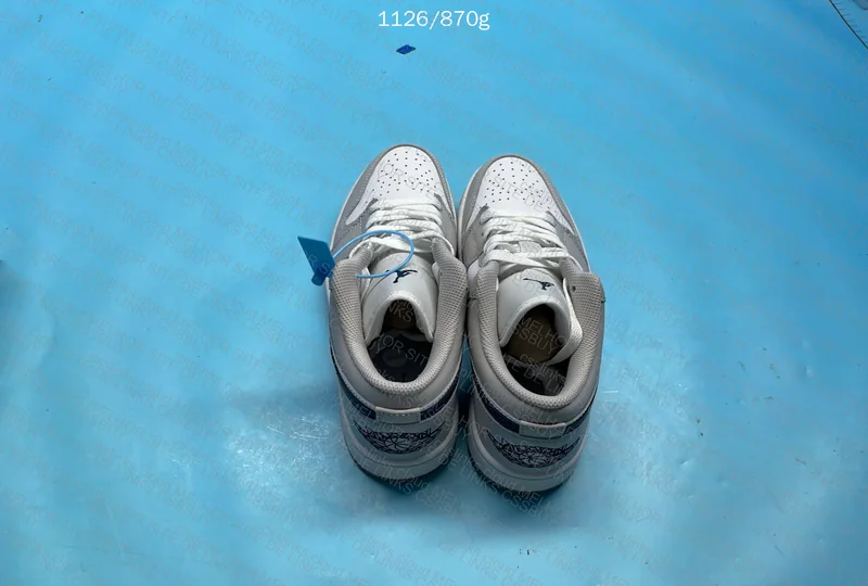 Nike AJ1 Low 3