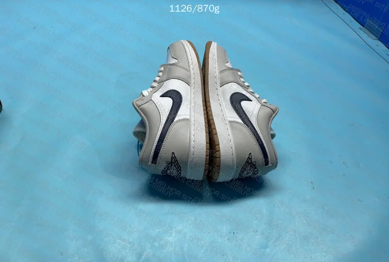 Nike AJ1 Low 5