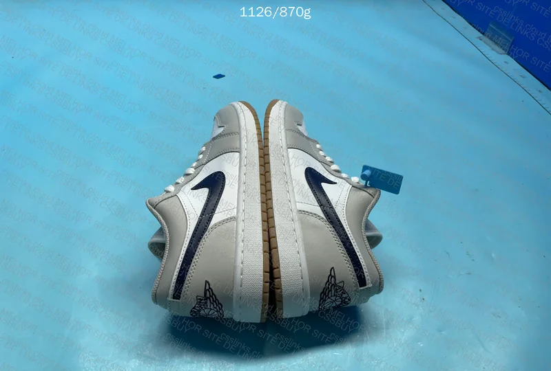 Nike AJ1 Low 9