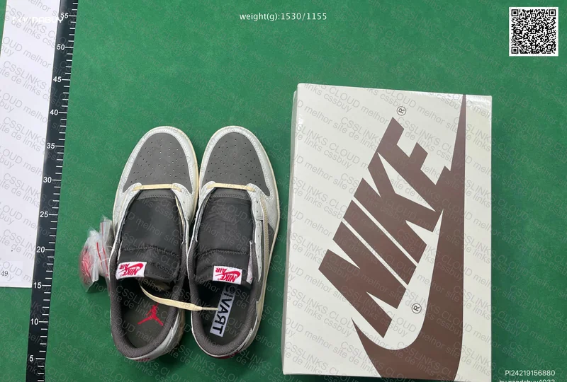Nike AJ1 Low Travis Scott Reverse Mocha 3