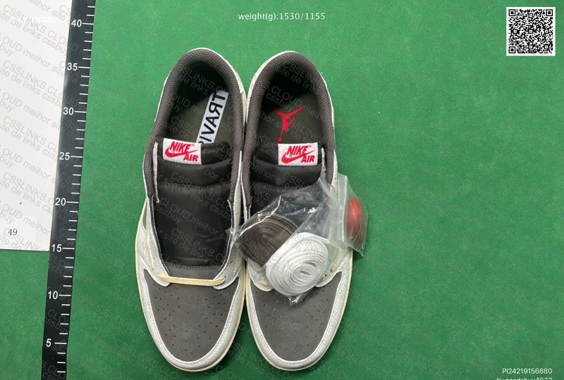 Nike AJ1 Low Travis Scott Reverse Mocha 4