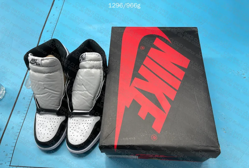 NIke AJ1 Panda Blind Box 2