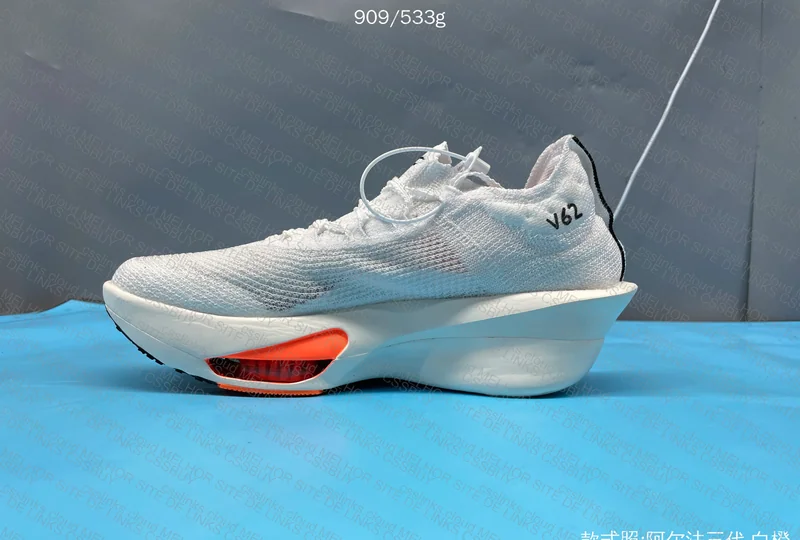Nike Alphafly 3 (with Carbon Plate) 5