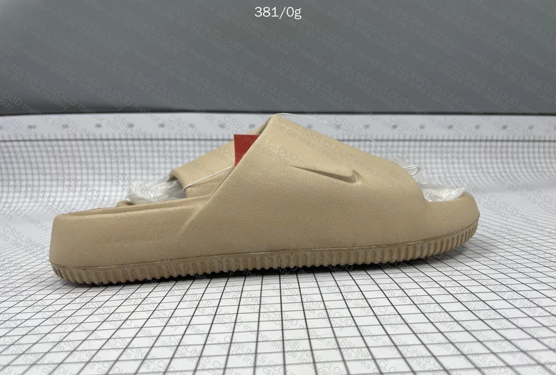 Nike Calm 28y 8