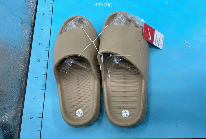 Nike Calm (slide)