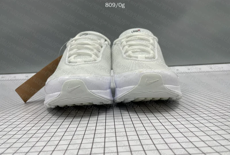 Nike DN White 4