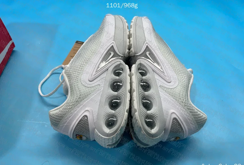 Nike DN White 3