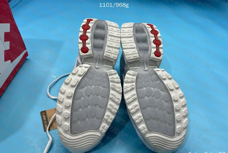 Nike DN White 4