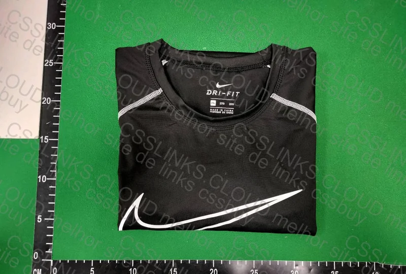 Nike DryFri Branca / Preta (Budget) 5