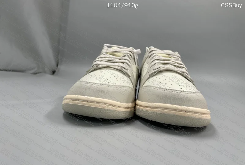 Nike Dunk Light Bone 2