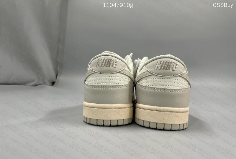 Nike Dunk Light Bone 4
