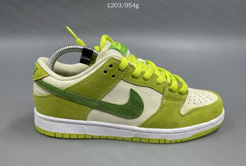 Nike Dunk Apple Sour 3