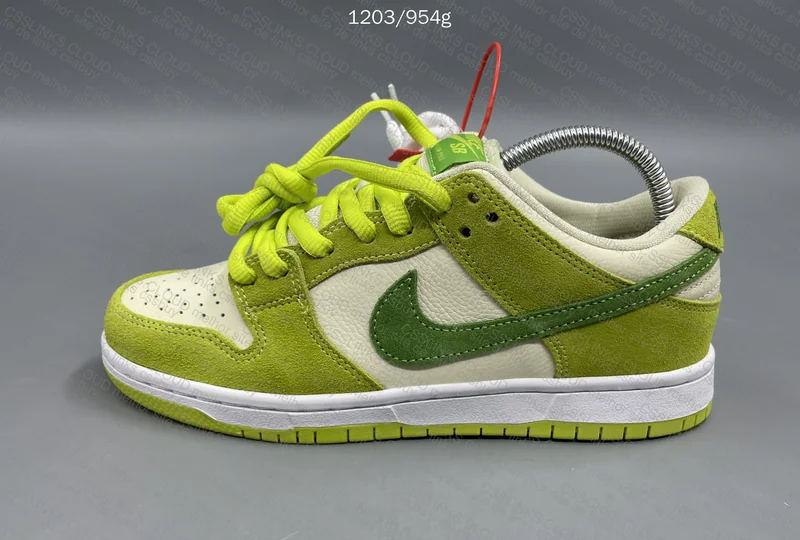 Nike Dunk Apple Sour 7