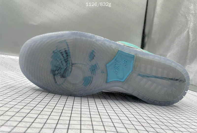 Nike Dunk April 8