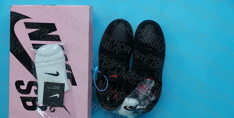 Nike Dunk Black Pigeon
