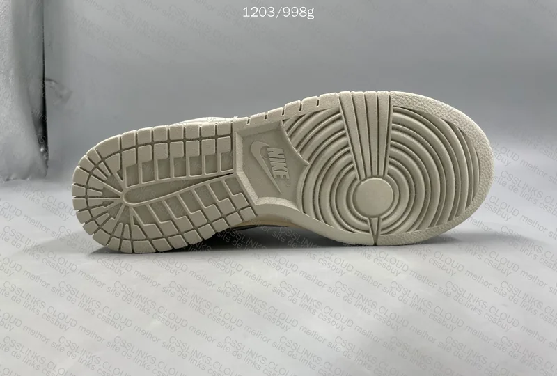 Nike Dunk Bone