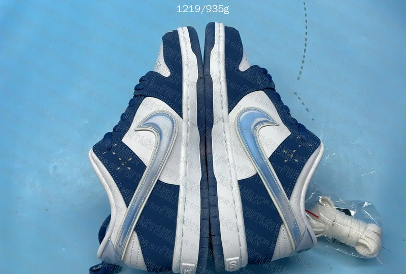 Nike Dunk Born x Raised 4