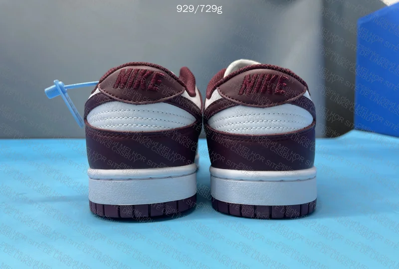 Nike dunk Burgundy 2