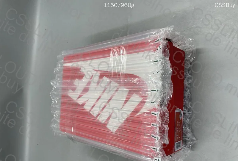 Nike Dunk Cacao New VT Red Stain?