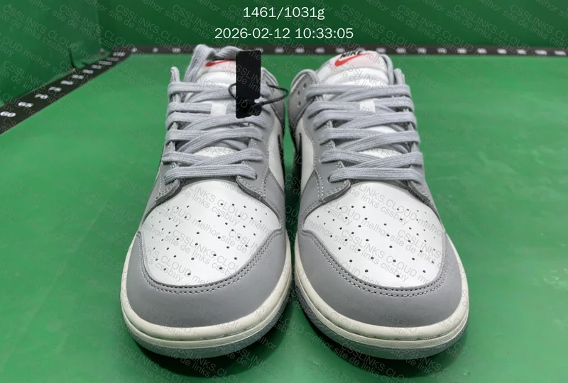 Nike dunk cinza 4