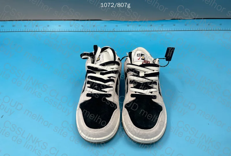 Nike Dunk Double Swoosh