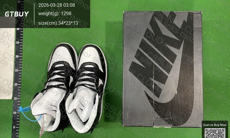 Nike Dunk High x Ambush ( arranhado?)