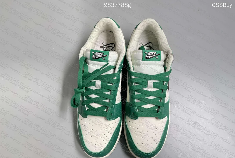 Nike dunk lottery green