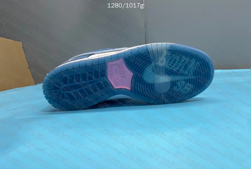 Nike dunk low born x raised 2