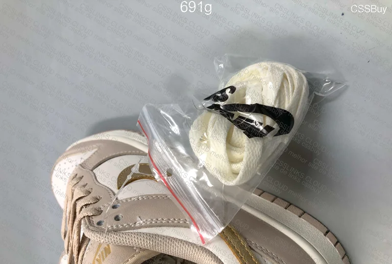 Nike Dunk Low Gold Swoosh 3