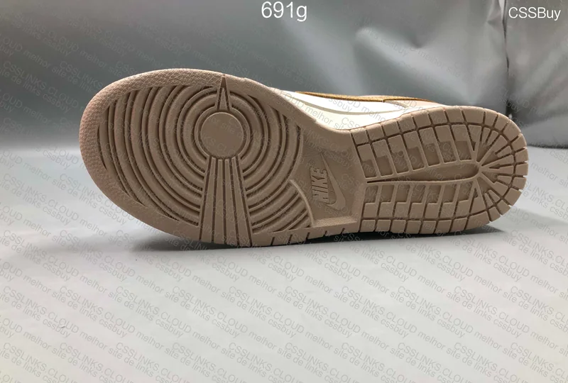 Nike Dunk Low Gold Swoosh 7