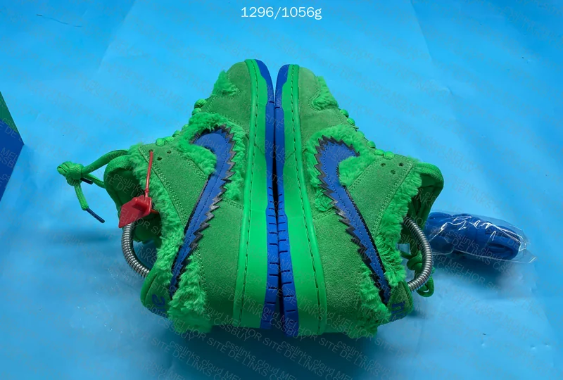 Nike Dunk Low Green Bear 9