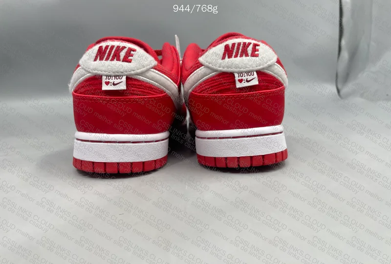 Nike Dunk Low GS Valentine's Day 3