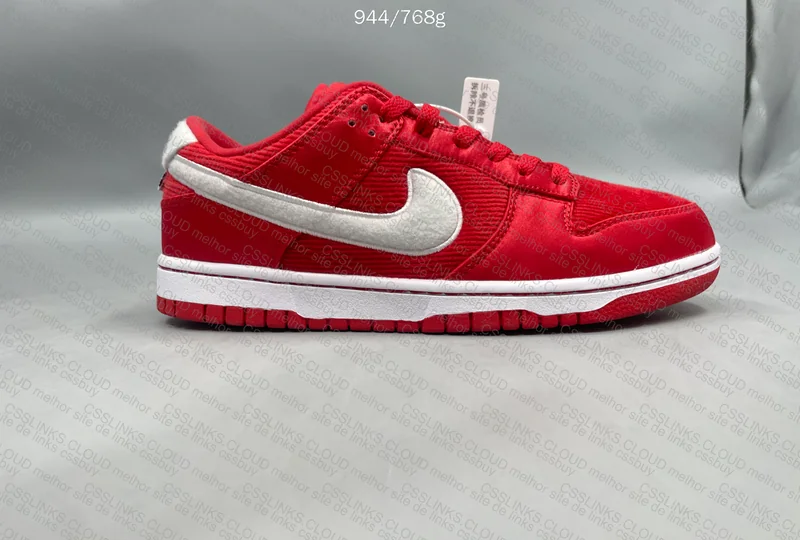 Nike Dunk Low GS Valentine's Day 4