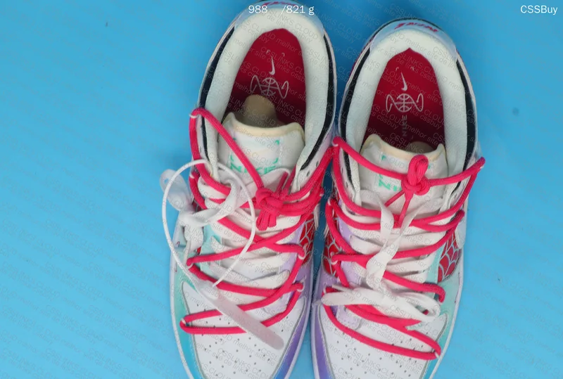 Nike Dunk Low Gwen Spider-man (Custom Fantasy) 2