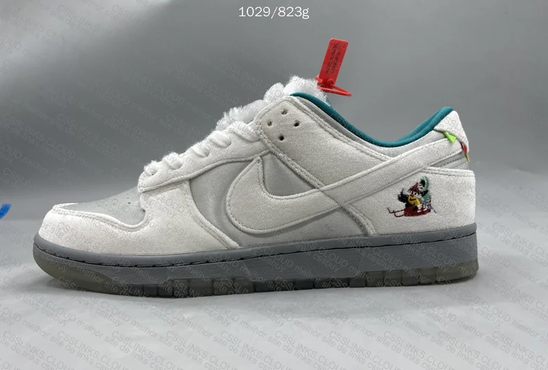 Nike Dunk Low Ice 5