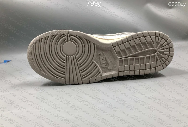 Nike Dunk Low Light Bone 4