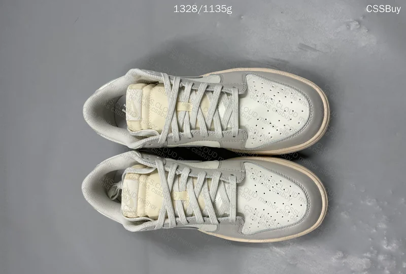 Nike Dunk Low Light Bone 2