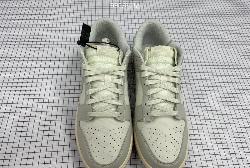 Nike Dunk Low Light Bone 2