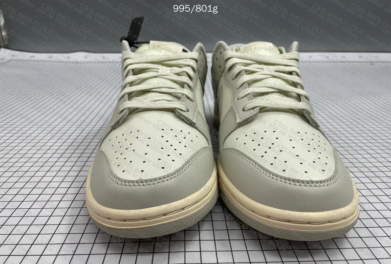 Nike Dunk Low Light Bone 3