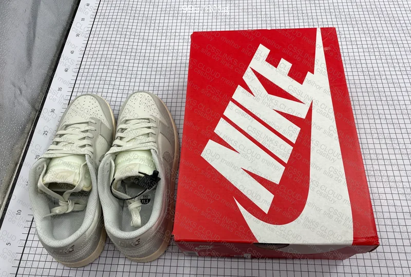 Nike Dunk Low Light Bone 8