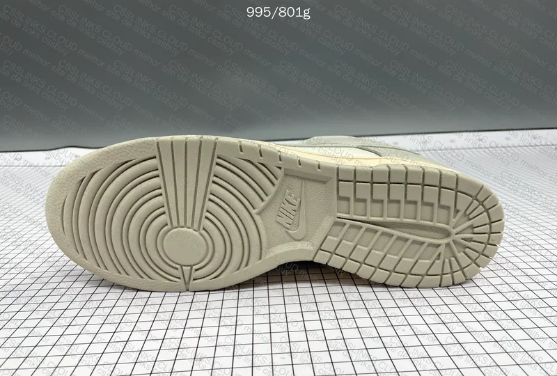 Nike Dunk Low Light Bone 9