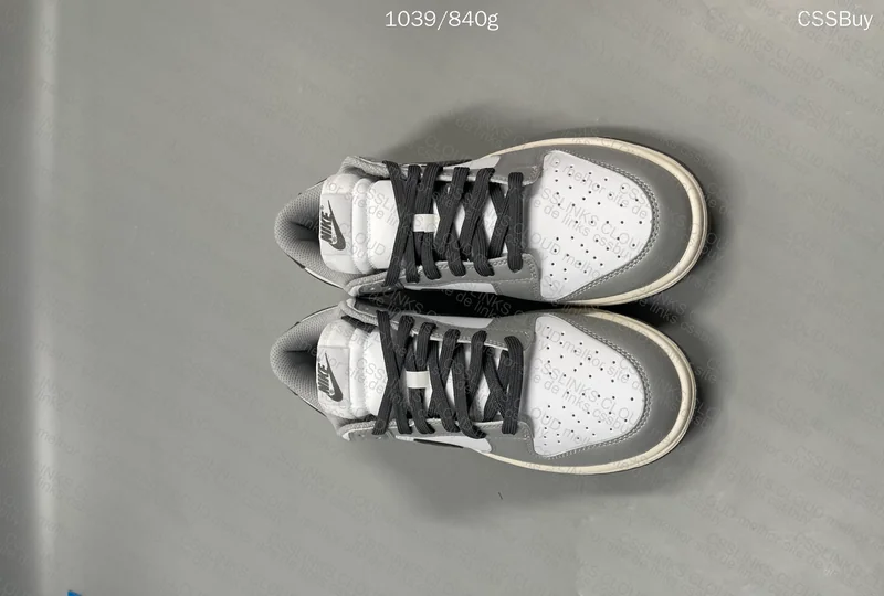 Nike Dunk Low Light Smoke Grey