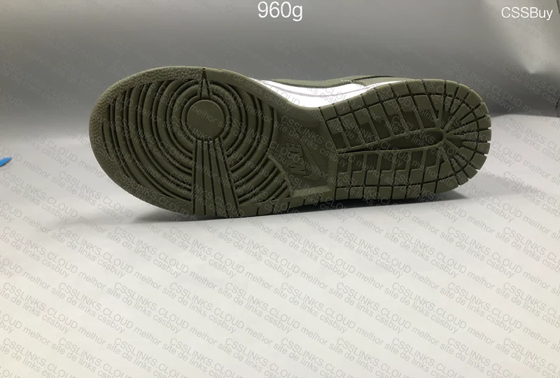 Nike Dunk Low Medium Olive 2