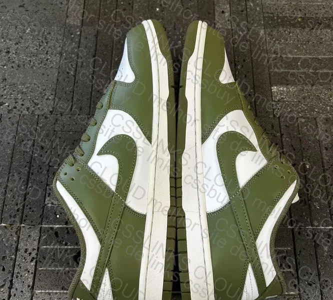 Nike Dunk Low Medium Olive 3