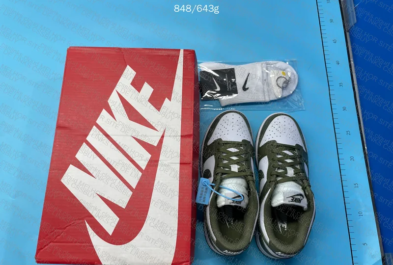Nike Dunk Low Medium Olive 9