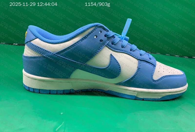 Nike Dunk Low North Carolina Blue