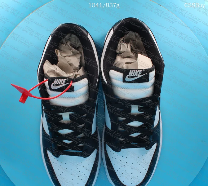 Nike dunk low panda 3