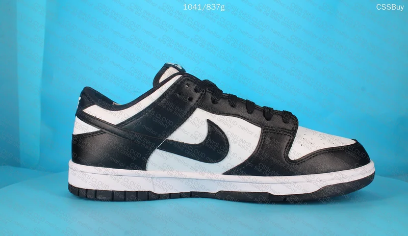 Nike dunk low panda 4