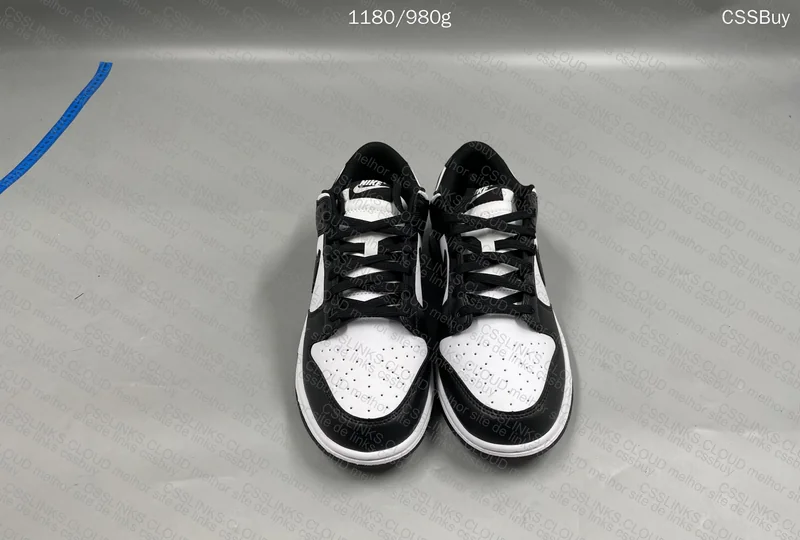 Nike Dunk Low "Panda" 3